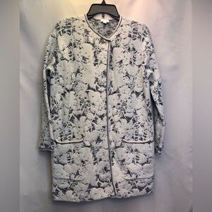 J.Jill Floral Jacquard Oatmeal Topper Size Medium Gray & Cream Color